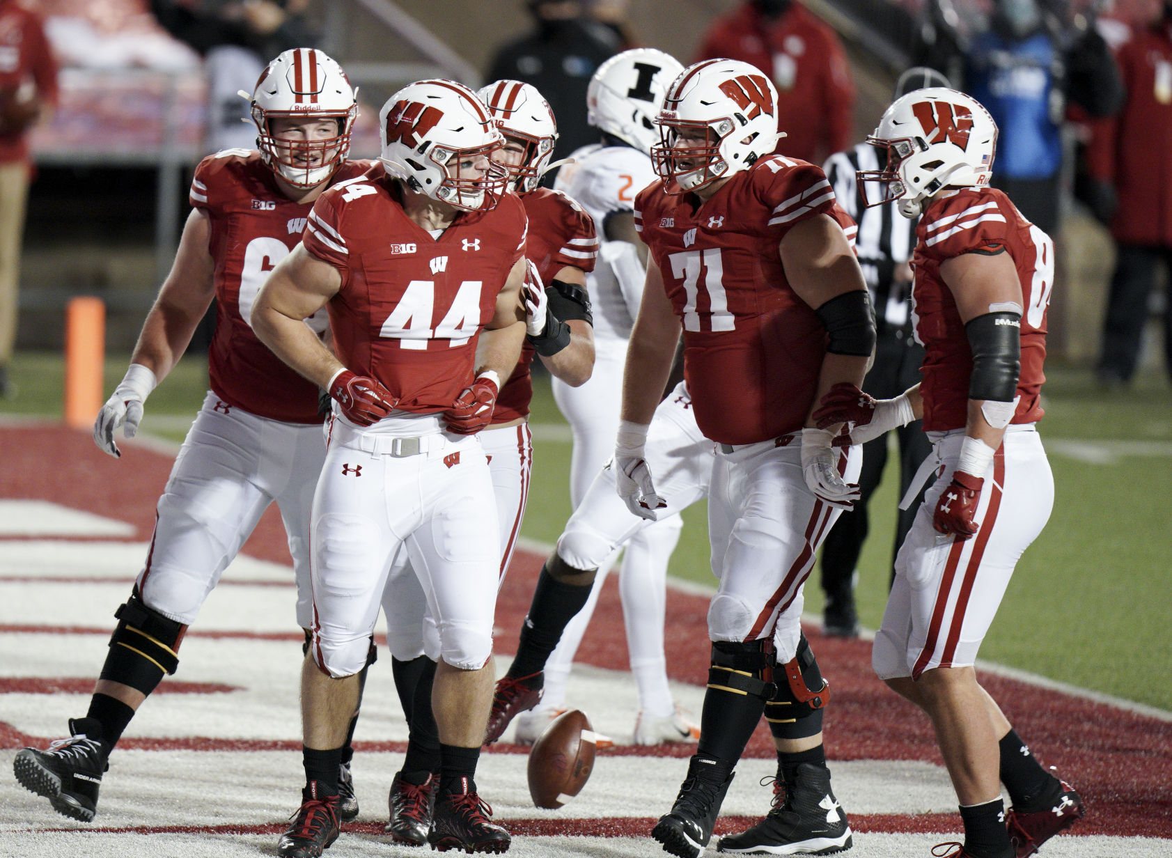 UW 45, Illinois 7